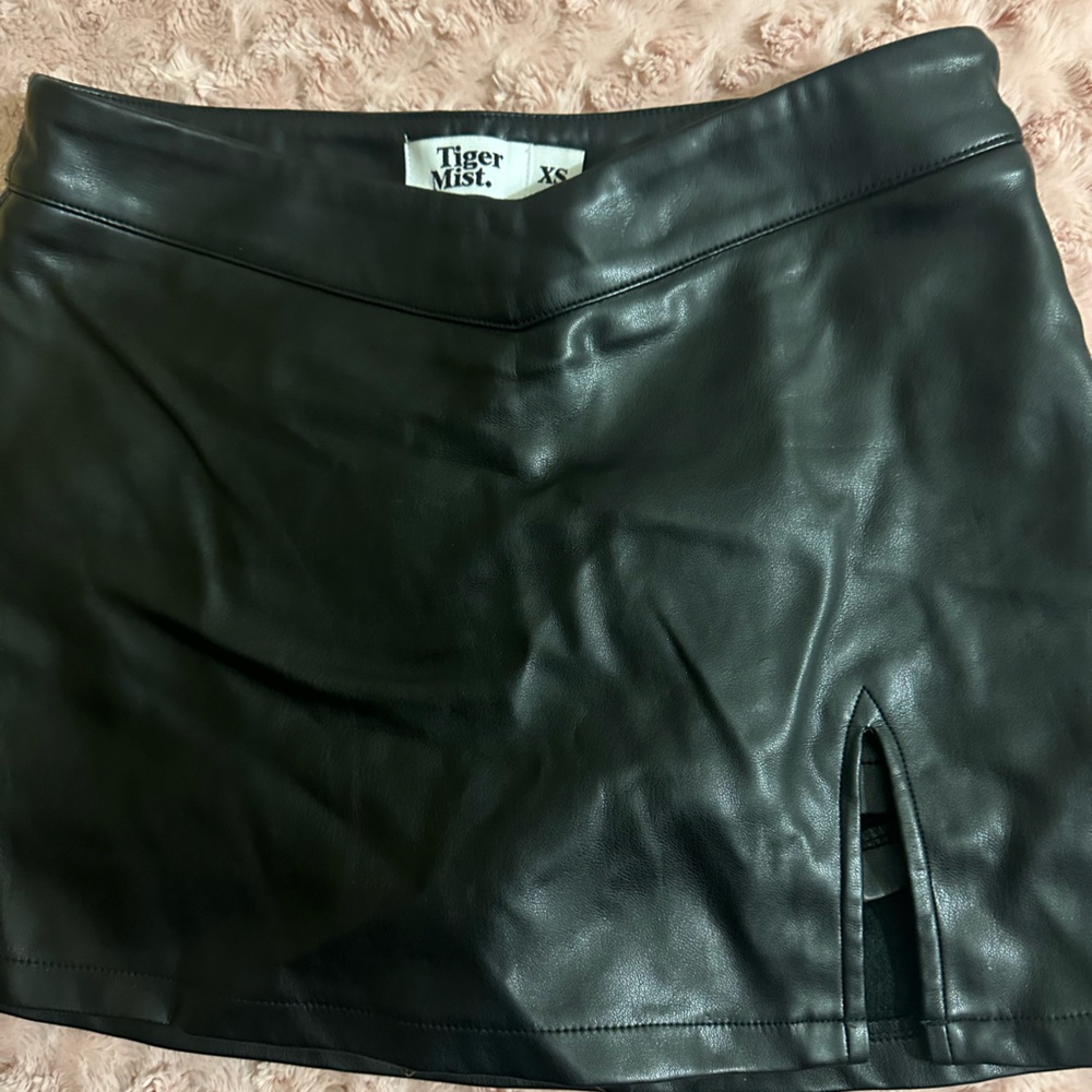 TigerMist Leather Skort V waist